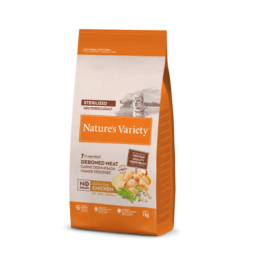 Nature’s Variety Selected sin cereales para gatos esterilizados, con pollo campero y superalimentos, ideal para el control del peso y el cuidado del pelaje.