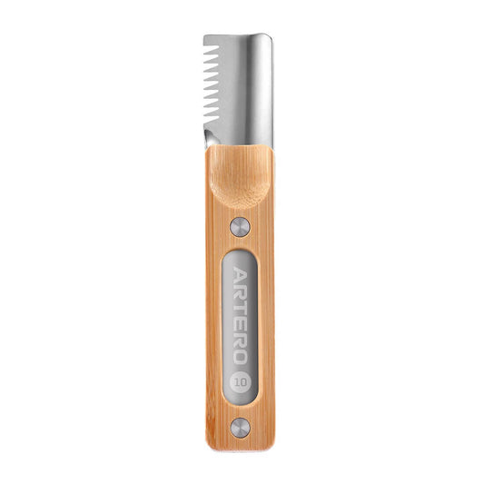 Compra la Artero Cuchilla Stripping 10 para perros de pelo duro en Gabo y Gordo E Shop. Herramienta profesional con mango de bambú y dientes de acero inoxidable. Envío gratis desde 30 € en Gran Canaria. También en Islas Canarias y Península.