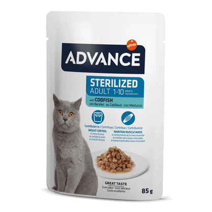 Comida húmeda para gatos esterilizados ADVANCE con bacalao, pack de 12 sobres de 85 g