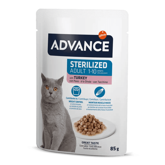 Comida húmeda ADVANCE con pavo para gatos adultos esterilizados en pack de 12 x 85 g