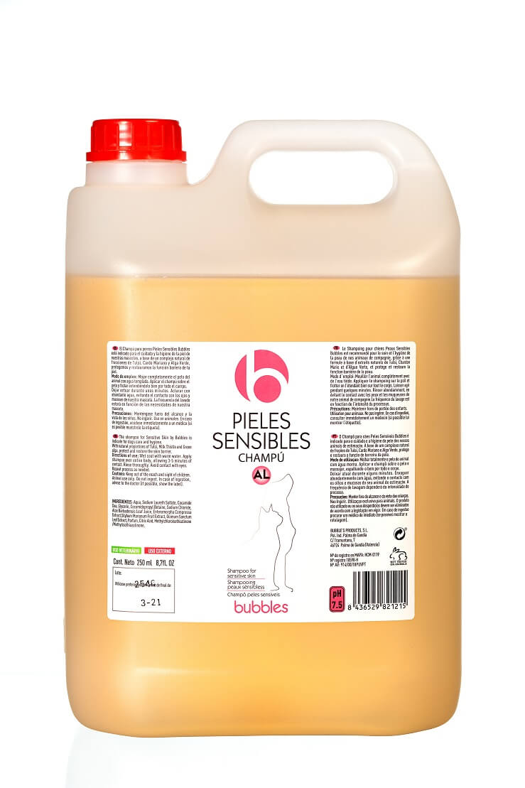 Champú BUBBLES para perros con piel sensible, disponible en 250 ml y 5 litros.