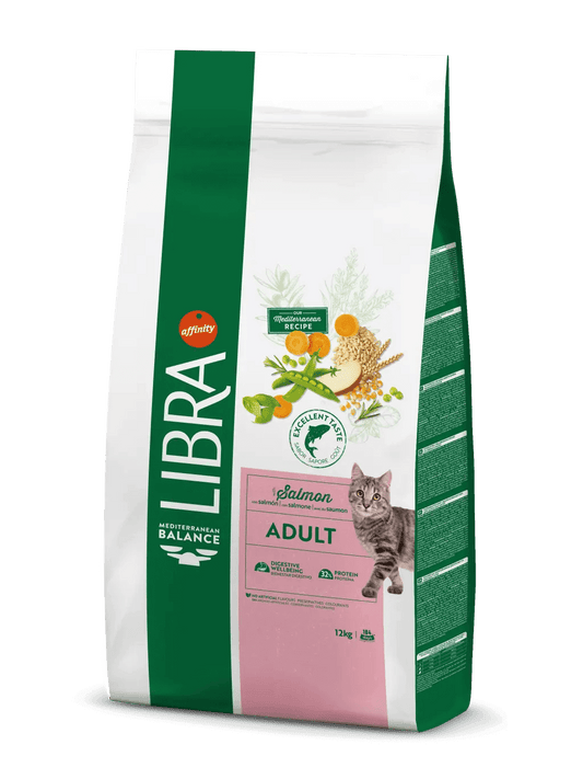 Saco de pienso LIBRA Adult Salmon con salmón para gatos adultos.