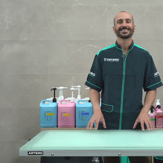 Artero Champú Vitalizante 300 ml para perros y gatos con pelo duro, piel sensible y necesidad de volumen