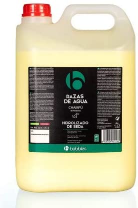 Envase de champú BUBBLES para perros de agua con hidrolizado de seda.