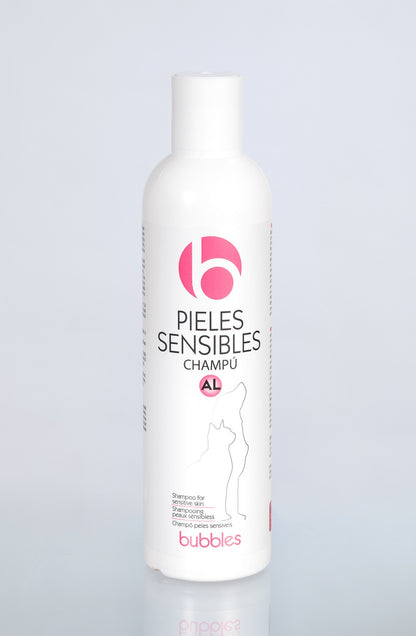 Champú BUBBLES para perros con piel sensible, disponible en 250 ml y 5 litros.