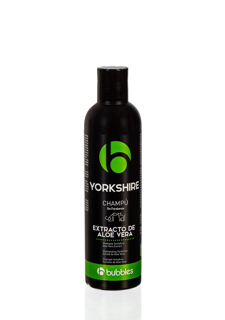 Envase de champú BUBBLES Yorkshire con aloe vera para perros de pelo largo.