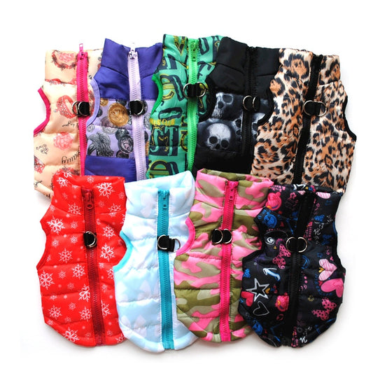 Chaleco deportivo estampado para perros y gatos, con arnés integrado.