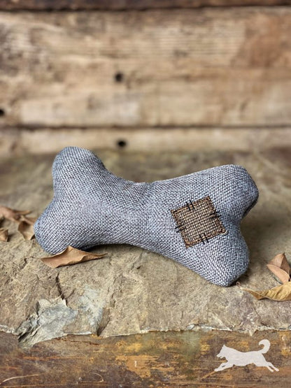 Juguete Country Dog Chewie de lona resistente y chirriador para perros