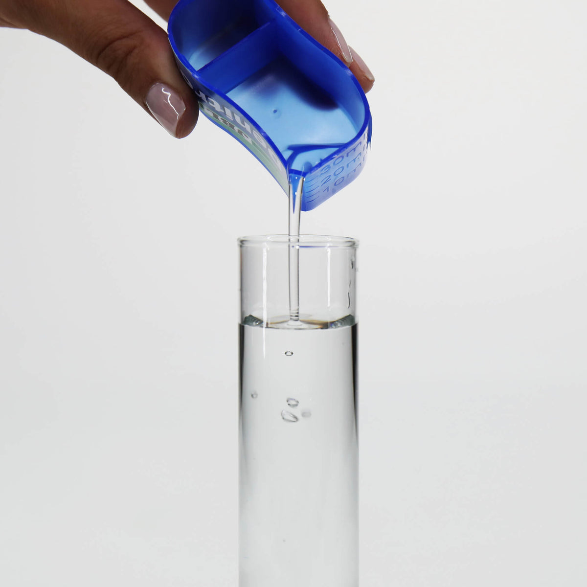 Envase de JBL Denitrol, activador biológico para acuarios de agua dulce y salada.