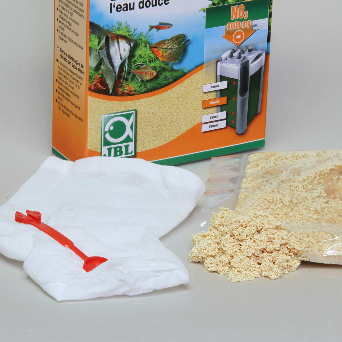 Envase de JBL NitratEx de 250 ml, material filtrante para reducir nitratos en acuarios de agua dulce.