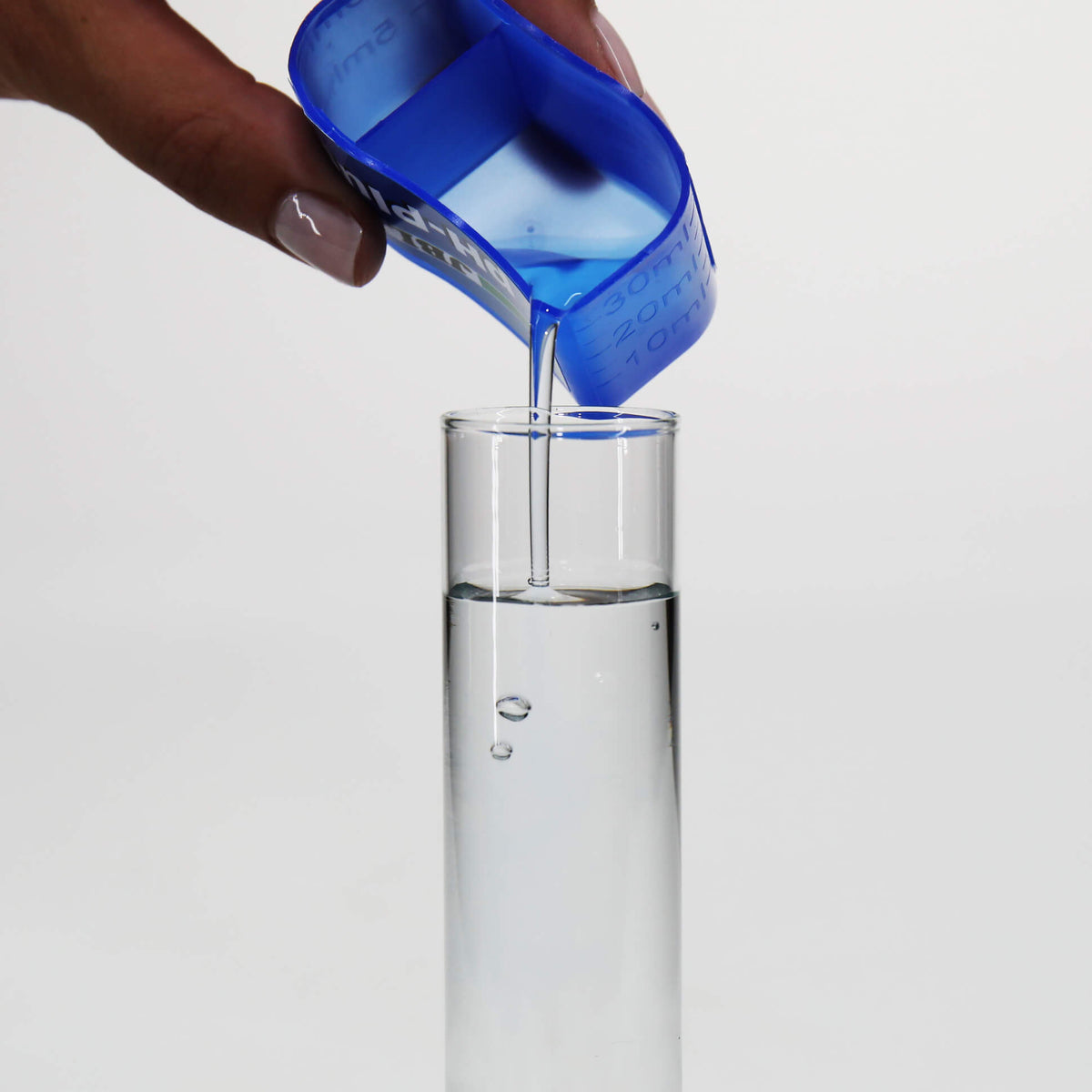 Envase de JBL pH-Plus de 100 ml para elevar el pH y KH en acuarios de agua dulce y marinos.