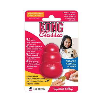 KONG Classic juguete resistente de caucho natural para perros, ideal para masticar, jugar y rellenar con snacks, disponible en Gabo y Gordo E Shop.